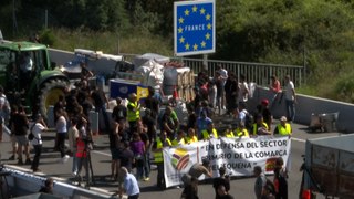 Elections européennes : les agriculteurs français et espagnols bloquent la frontière