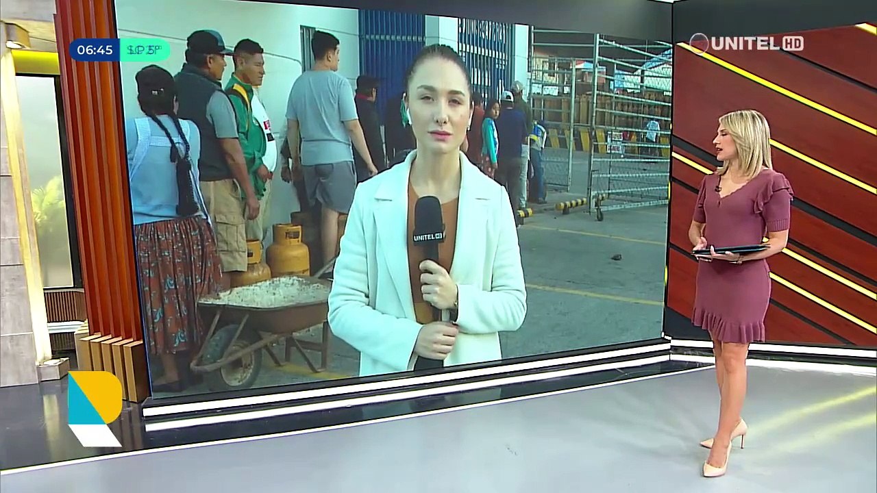 Persisten las filas de personas en busca de garrafas de gas en las distribuidoras en Santa Cruz
