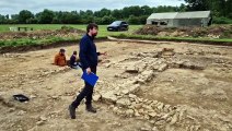 Roman villa dig near Kettering