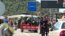 Agricultores españoles y franceses retoman sus protestas y cortan 8 pasos fronterizos