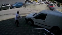 Ataşehir'de 6 otomobilin karıştığı kaza anı kamerada