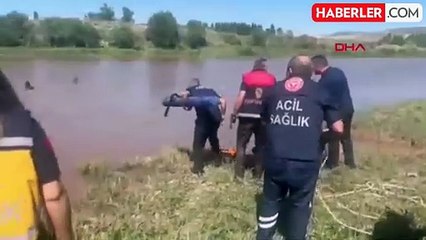 Suriyeli adam atıyla nehirde mahsur kaldı