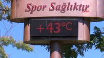 Adana'da termometreler 43 dereceyi gösterdi: Sıcak bizim kaderimiz