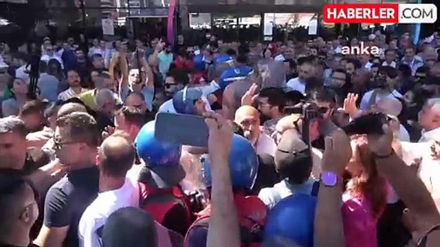 DEM Partililer Hakkari Belediyesi'ne atanan kayyımı protesto etti