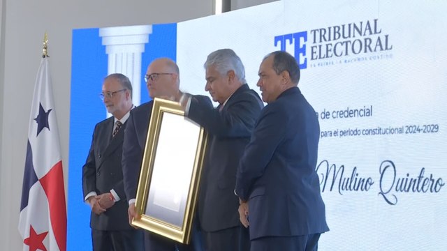 Acto protocolar de entrega de credenciales