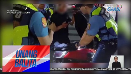Motorcycle rider na sinita dahil walang plaka, nabistong may dalang baril | Unang Balita