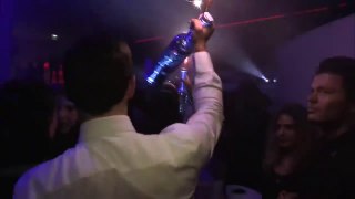 Une nuit dans un club parisien très select