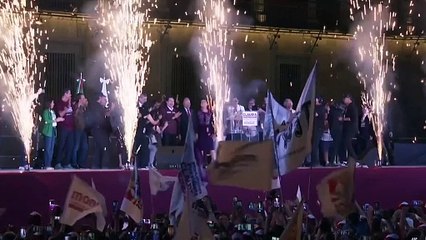 ألعاب نارية وهتافات وتصفيق.. أنصار الرئيسة المكسيكية المنتخبة كلوديا شينباوم يحتفلون بفوزها