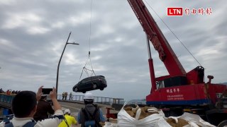 基隆山崩6輛車受困停車場 公路局現已吊掛安置