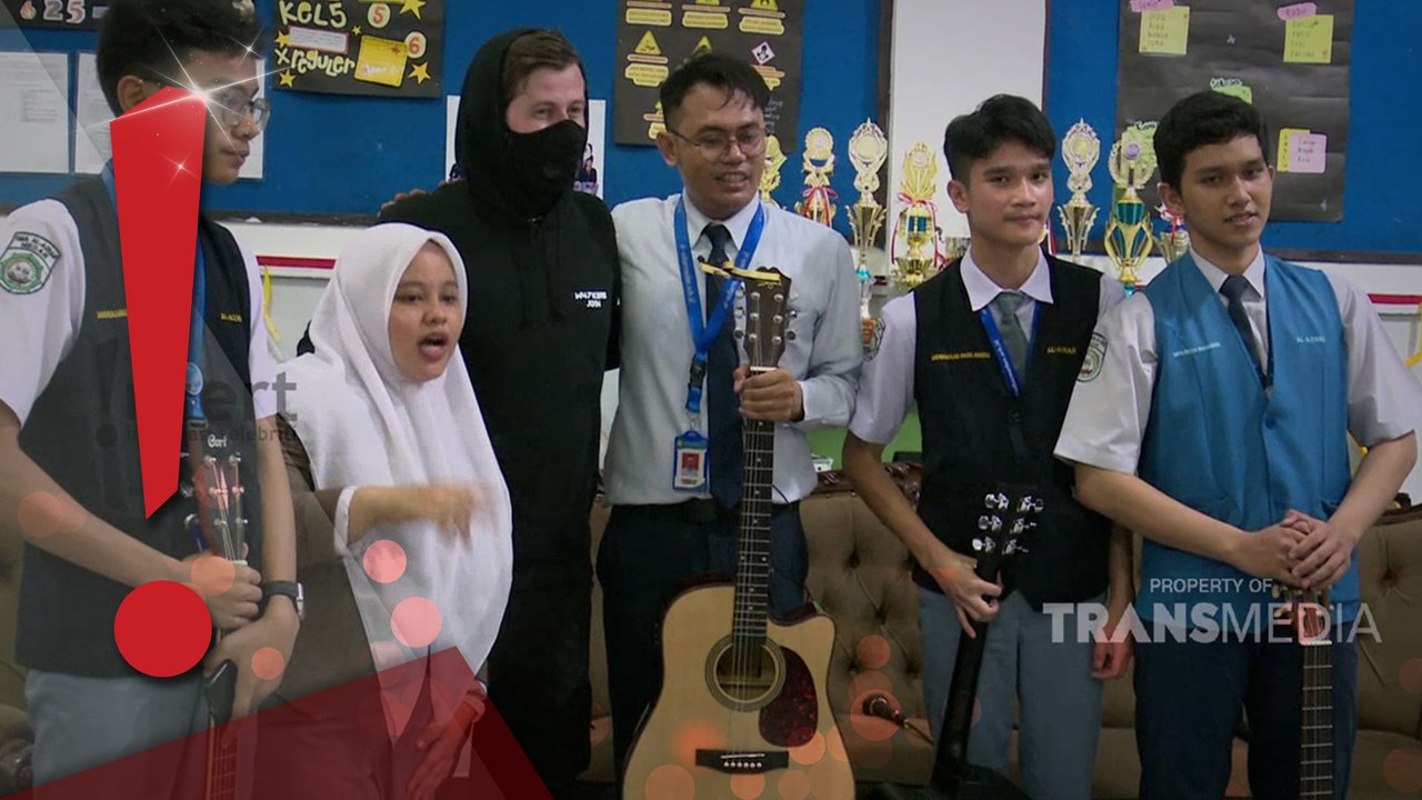 Alan Walker Beri Kejutan Untuk Guru dan Siswa di Medan