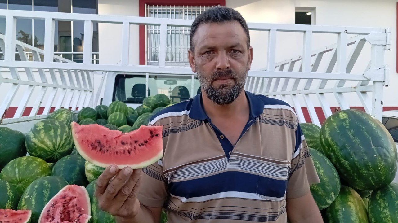 Kadirlili karpuz satıcısı: "Vatandaşlarımız dilim karpuz istiyorlar’’