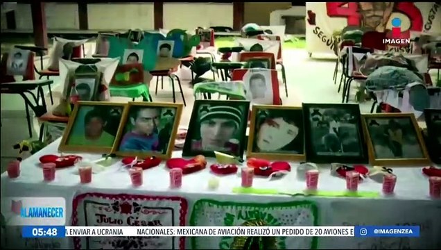 López Obrador recibe a los padres de los 43 normalistas de Ayotzinapa