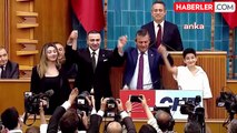 İYİ Parti'den istifa eden Aykut Kaya, CHP'ye katıldı! Rozetini Özgür Özel bizzat taktı