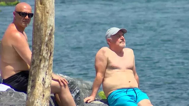 İstanbul’da sıcaktan bunalanlar Sarayburnu Sahili’nde serinledi