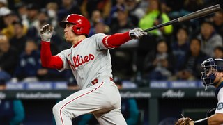 Phillies Triumph 3-1, While Hoskins Homers on Return to Philly
