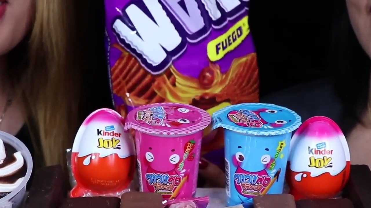 BURGER KING & BULDAK RAMEN RACE EATING COMPETITION! HUGE OREO ICE CREAM SUNDAE & FAIR FOODS 먹방