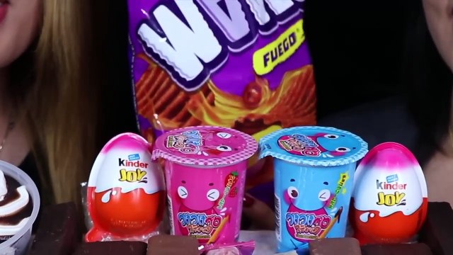 BURGER KING & BULDAK RAMEN RACE EATING COMPETITION! HUGE OREO ICE CREAM SUNDAE & FAIR FOODS 먹방