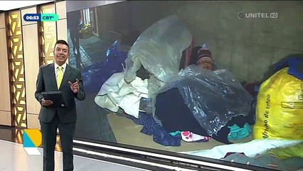 Frío en La Paz: Abren albergue para migrantes, pero un grupo sigue durmiendo en la calle por falta de carnet