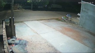 Video: ¡Atroz! Degolló a su pareja y arrastró el cuerpo con su motocicleta