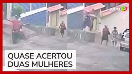 Motociclista 'voa' durante acidente de trânsito no Espírito Santo