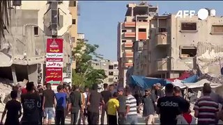 Israel bombardeia Gaza de norte a sul
