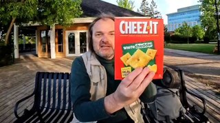 Cheez-It white cheddar Review