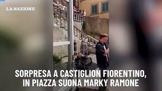 Sorpresa a Castiglion Fiorentino, in piazza suona Marky Ramone