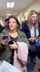 Gritos e insultos entre Grabois y una funcionaria de Pettovello en una sede judicial