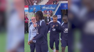 Mbappe, Camavinga y Mendy entrenando juntos con Francia