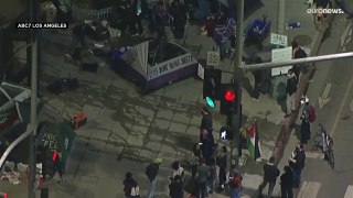 شاهد: اعتصام مؤيد للفلسطينيين أمام بلدية لوس أنجلوس الأمريكية