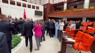 DEM Parti'den Hakkari Belediyesi'ne kayyım atanmasına Meclis'te protesto: Vekiller birbirlerine girdi