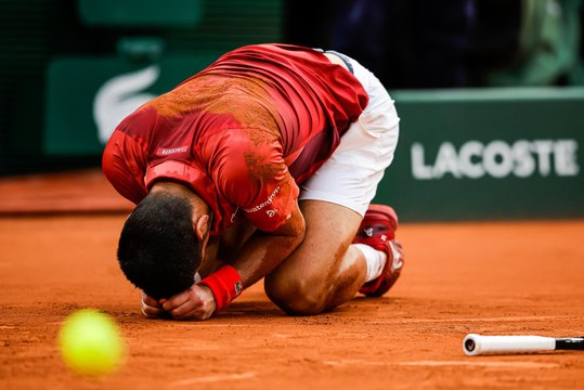 Roland-Garros : Djokovic déclare forfait après une blessure au genou