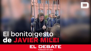 El gesto de Milei con un grupo de niños que esperaba a las puertas de la Casa Rosada