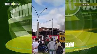 Incendio en El Cantoncito de Marinilla, un establecimiento de  Motos y una tapicería afectados