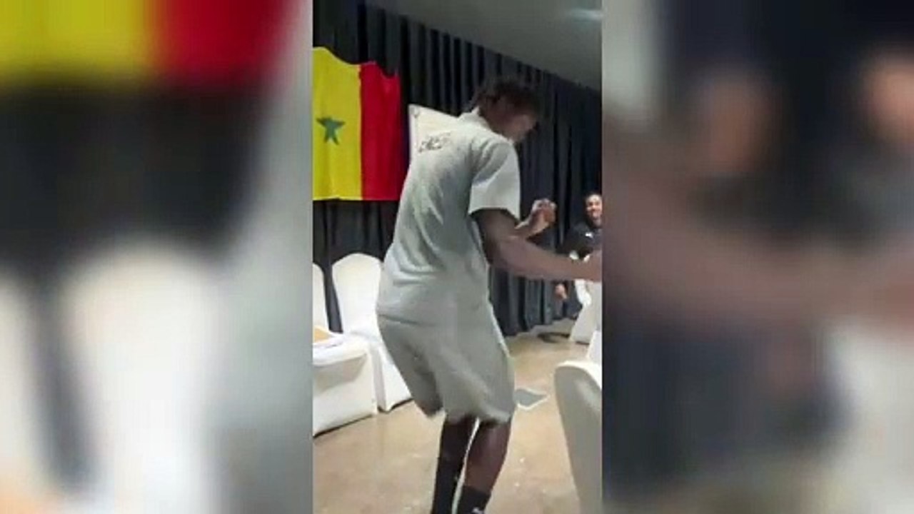 Équipe nationale : pour leur bizuts les néo-lions esquissent des pas de danse