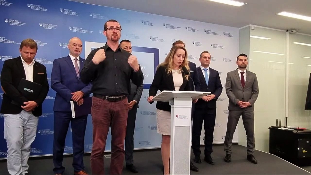ZÁZNAM: T. Drucker chce meniť sieť stredných škôl, malé školy by mohli fungovať spoločne