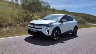 New Renault Captur E-Tech full hybrid 145 in Techno white Driving Video