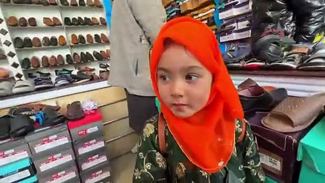 Eid Shopping in My Village - Zindagi Main Pehli Baar Etni Shopping Ki