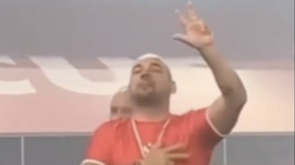 "Chi non salta interista è": Sneijder mostra il triplete ai tifosi della Juve