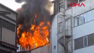 Bayrampaşa'da plastik imalathanesinde yangın
