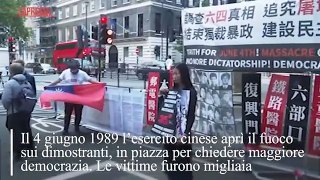 Londra, in 300 davanti all'ambasciata cinese per ricordare il massacro di piazza Tienanmen