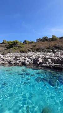 LE PLUS BEL endroit pour bronzer à Jelsa sur l’île de Hvar en Croatie [@croatiannomads]