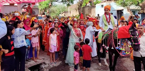 देखो आस्था का जुलूस, कलश यात्रा में सैकड़ों महिलाएं शामिल