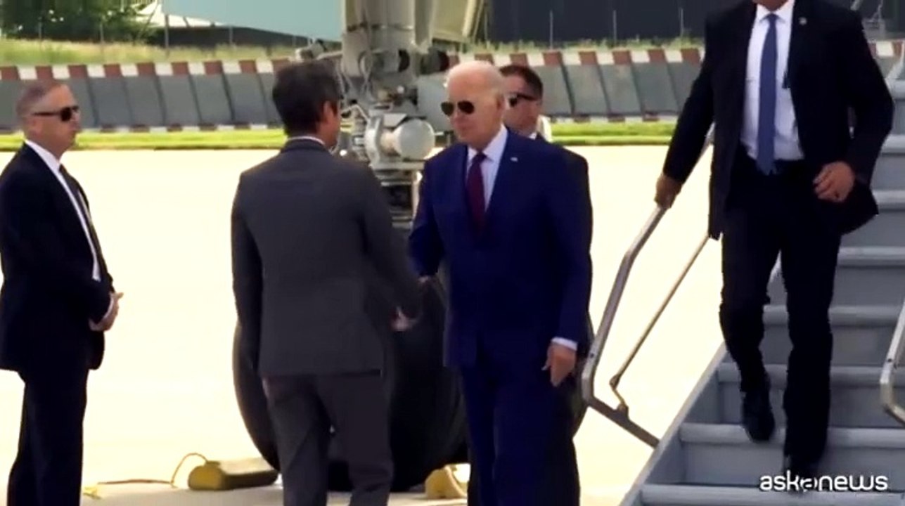 D-day, il presidente Usa Biden arrivato in Francia per le commemorazioni