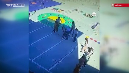 Heimlich manevrasıyla öğrencisinin hayatını kurtaran öğretmene başarı belgesi