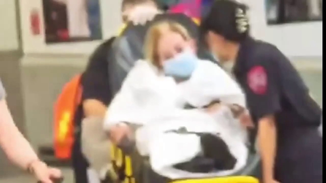 Novas imagens da chegada de Betty Grafstein a Nova Iorque. Veja o vídeo