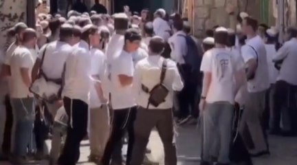 İsrail’in Doğu Kudüs’ü işgalinin 57. yıl dönümünde, binden fazla fanatik Yahudi’den Mescid-i Aksa’ya baskın