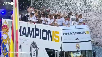 Real Madrid, festa con bus scoperto per la quindicesima Champions