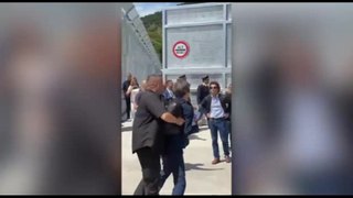 Segretario di +Europa Magi strattonato dalle guardie in Albania