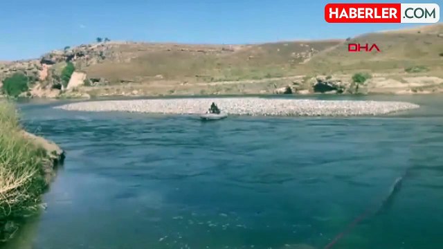 Dicle Nehri'nde mahsur kalan 4 kişi AFAD tarafından kurtarıldı